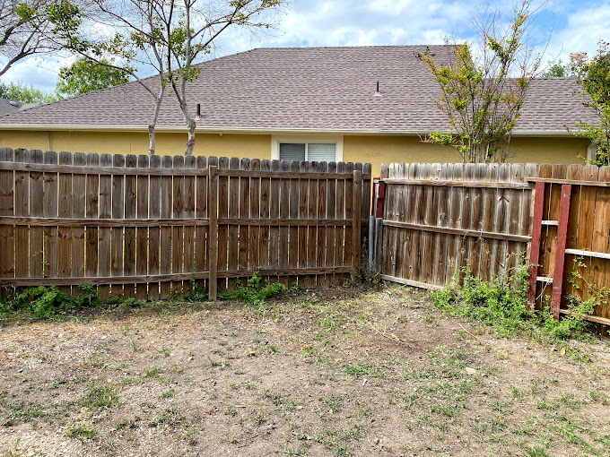 Services fence removal Texas Strong Hauling and Junk Removal